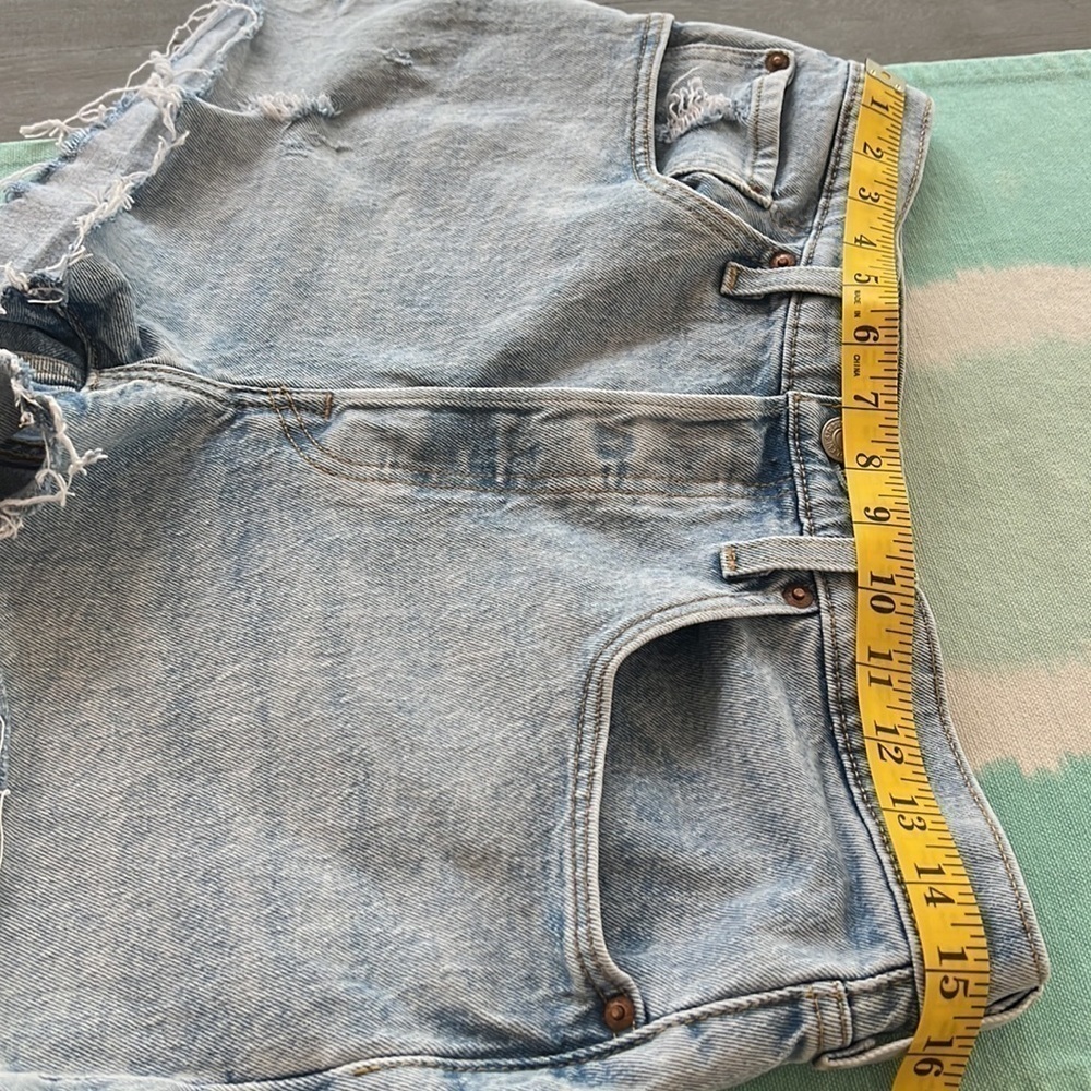 Levi’s 501 High Rise Cut Off Denim Shorts Light Wash Size 30 - Picture 11 of 14